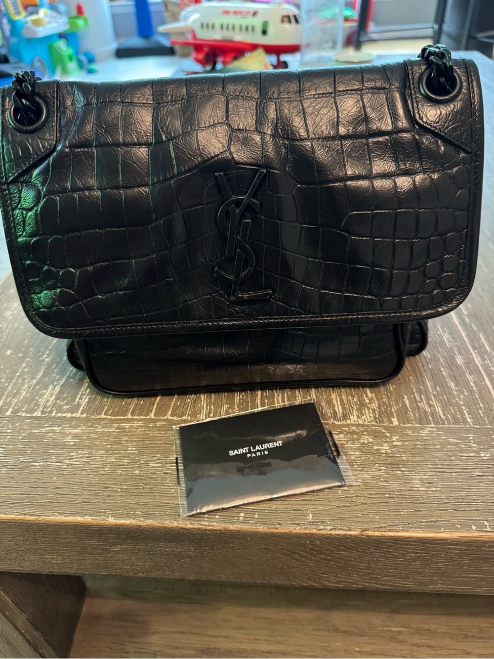 Saint Laurent Black Croc-Embossed Shoulder Bag with YSL Logo - Picture 2 of 4